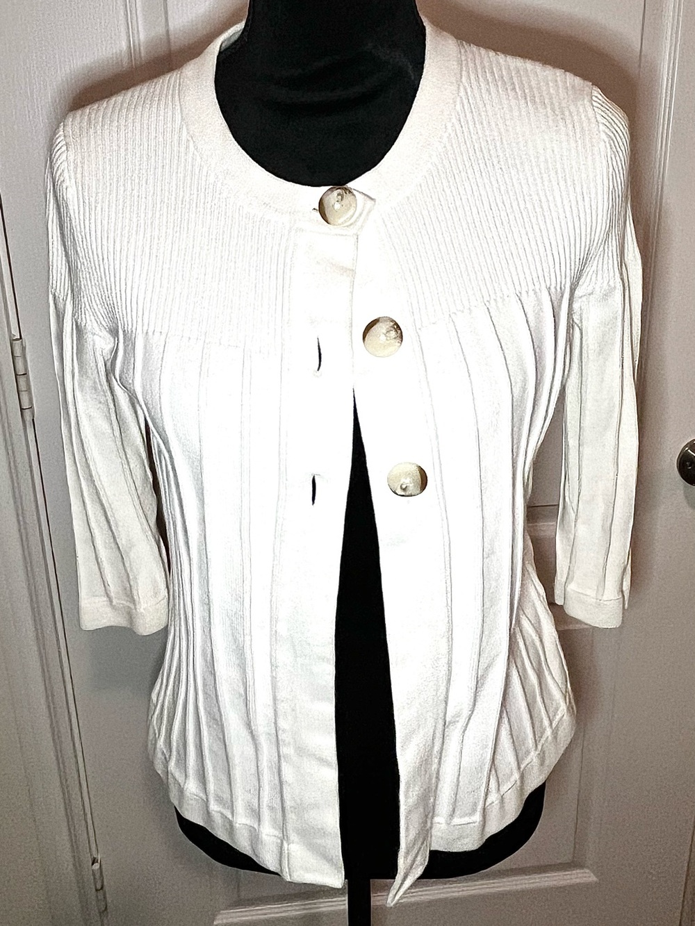 vintage 70s Eddie Bauer white pleated/ribbed knit cardigan jacket